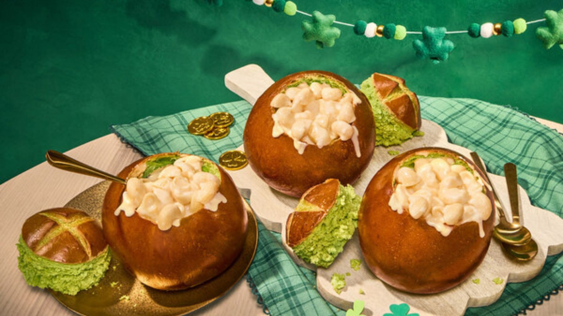 Panera&#039;s popular bread bowl turns green for St. Patrick&#039;s celebration (Image via Panera Bread)