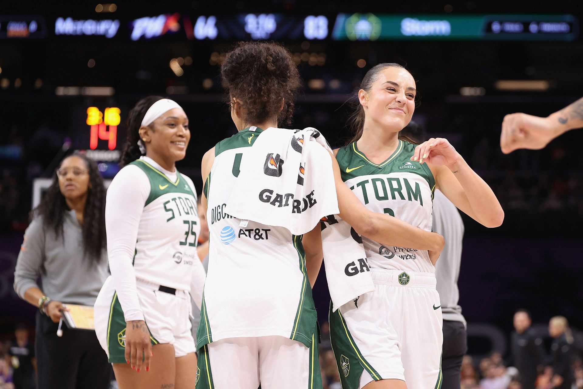 Nika Muhl celebrating with Skylar Diggins-Smith - Source: Getty