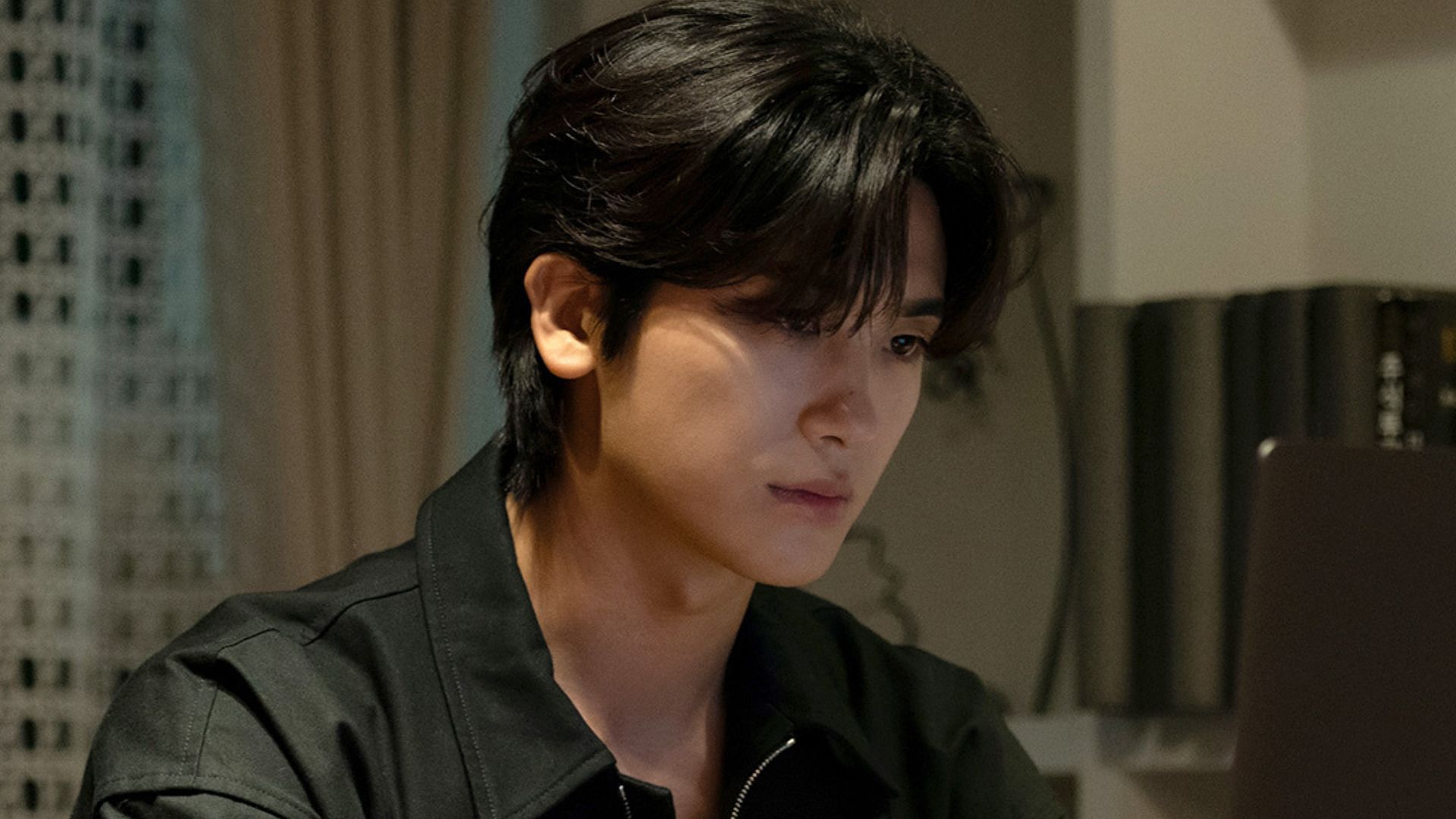 Buried Heart Episode 3 recap: Park Hyung-sik gets shot while Hong Hwa-yeon gets kidnapped