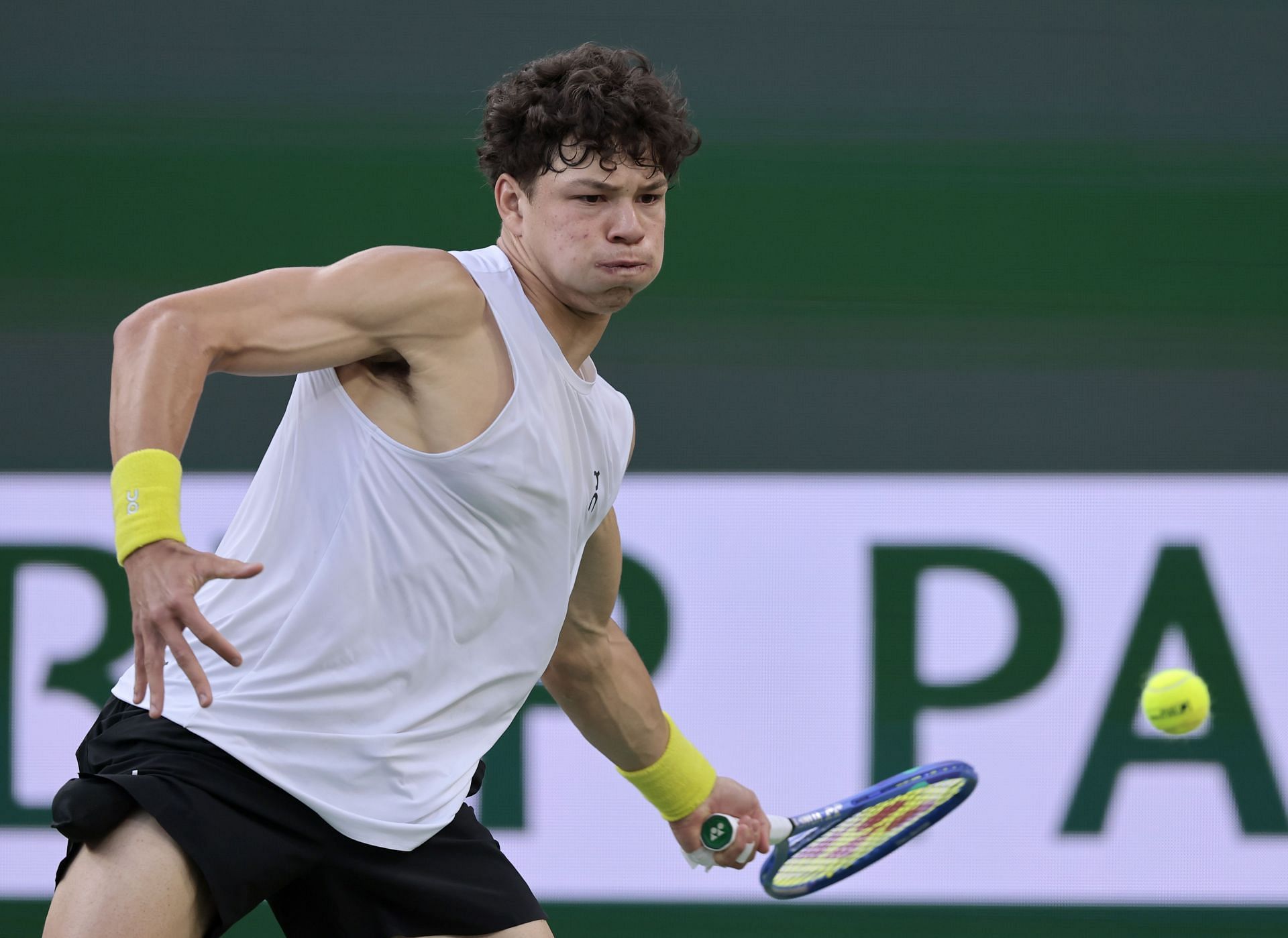 Ben Shelton hits a forehand in Indian Wells | Image Source: Getty