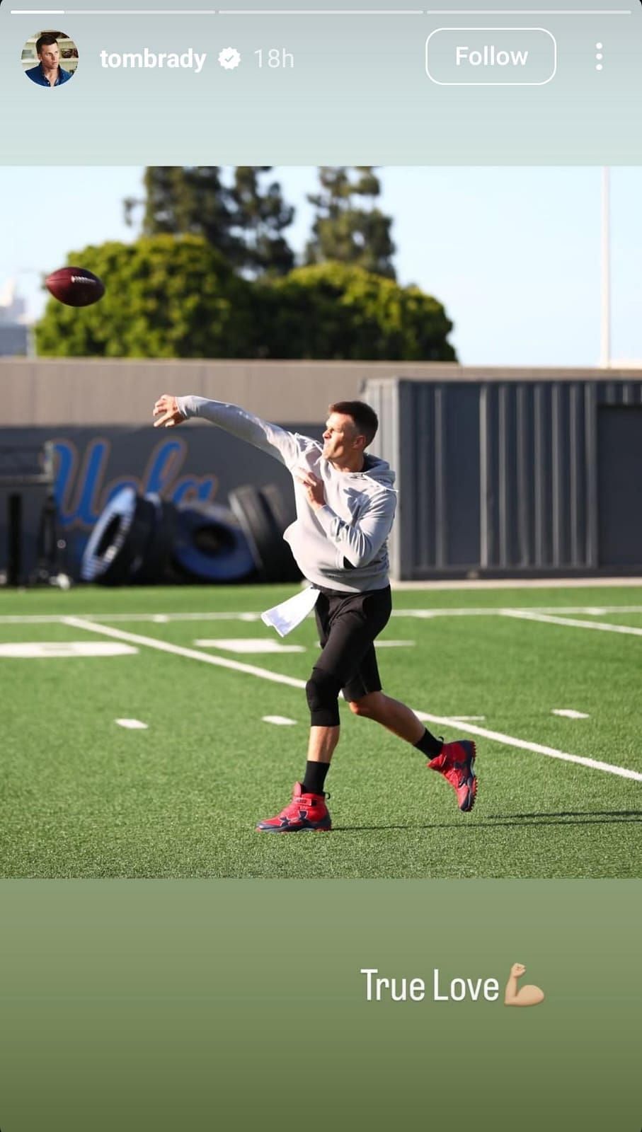 Tom Brady shows off his arm talent after retirement. (Credits: IG/Tom Brady)