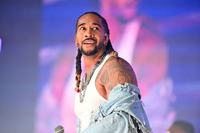 "Never seen him out of character"— Internet reacts as Omarion urges fans to stand up during his concert performance