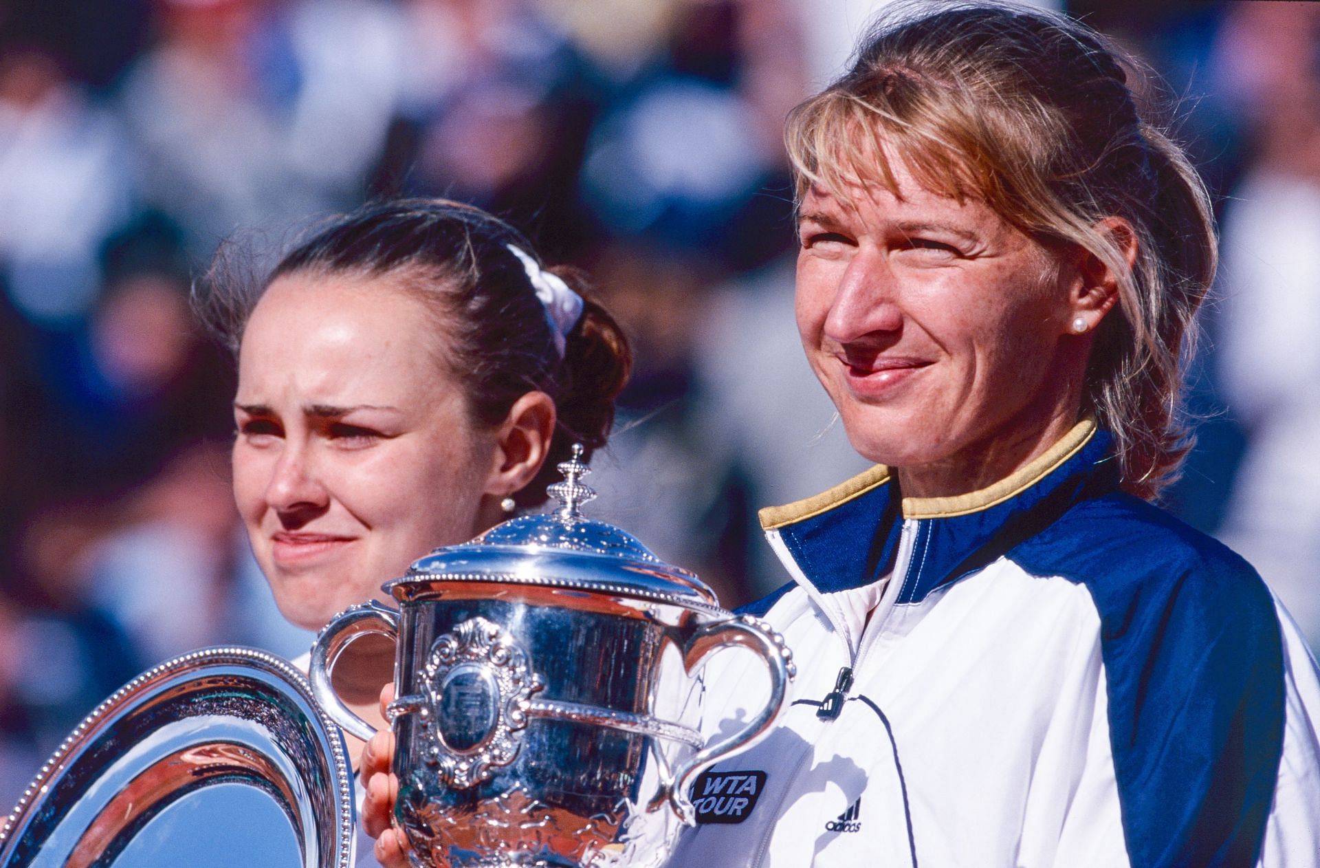 Martina Hingis (L) and Steffi Graf pictured at French Open 1999 - Image Source: Getty