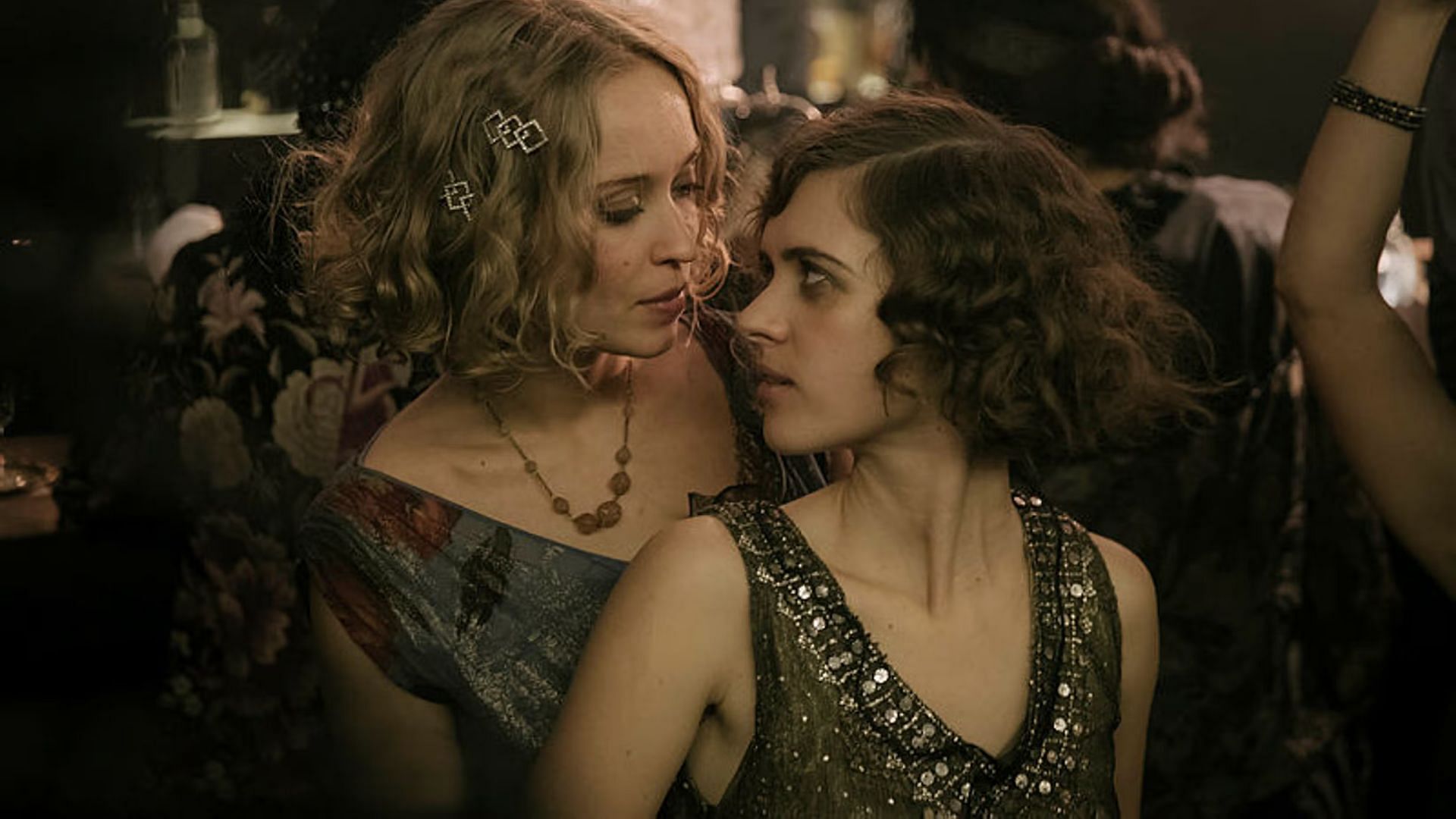 Still from Babylon Berlin (Image via Prime Video)