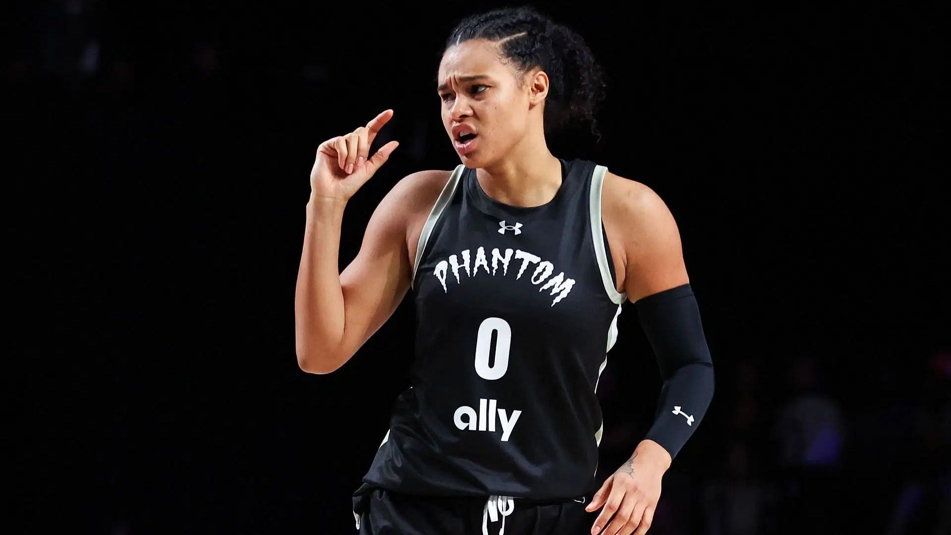 Satou Sabally dishes out 2-word reaction to Phantom BC teammate. (Photo: GETTY)