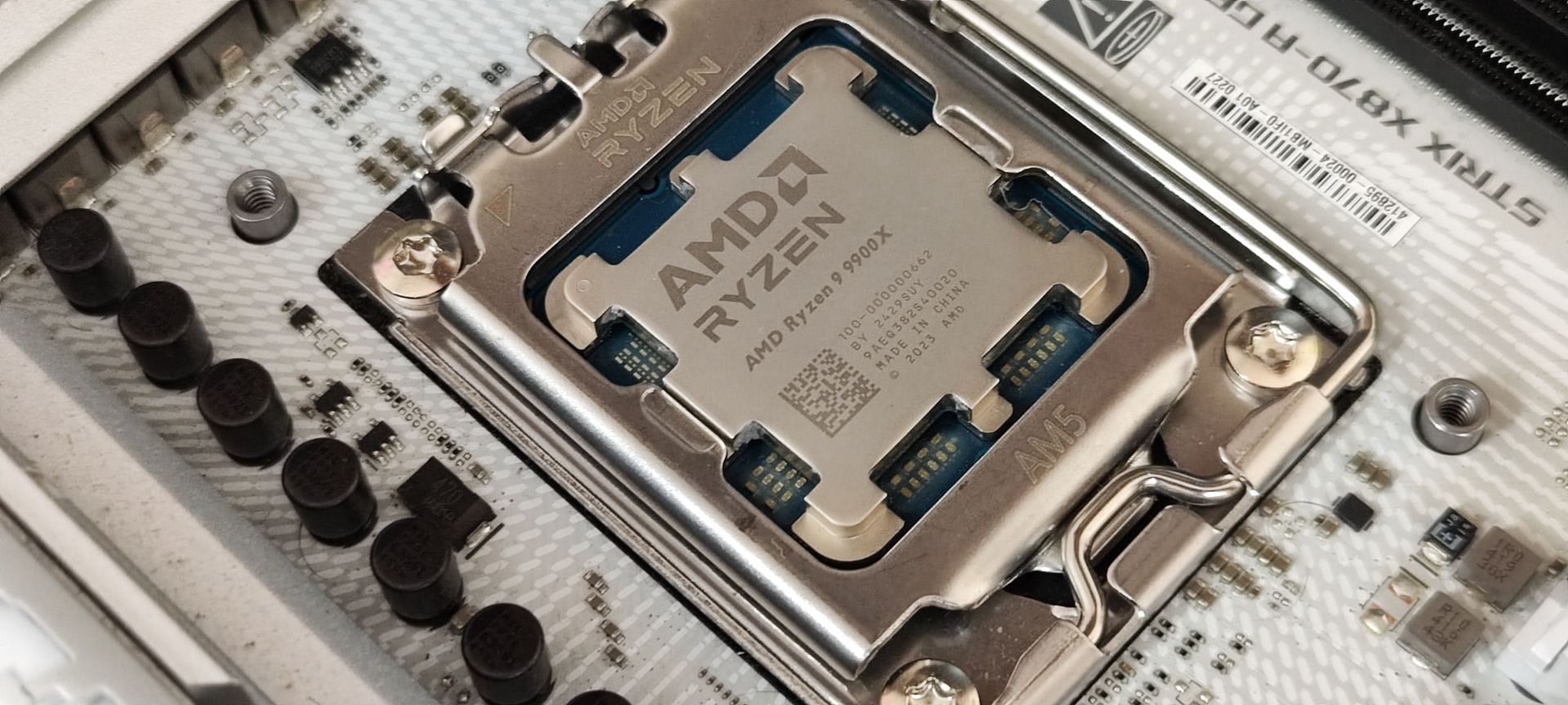 The Ryzen 9 9900X delivers flagship-grade performance across the board (Image via Sportskeeda)