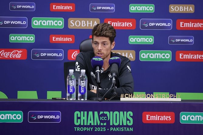 "He puts fear in bowlers" - Mitchell Santner on Team India star after 2025 Champions Trophy final
