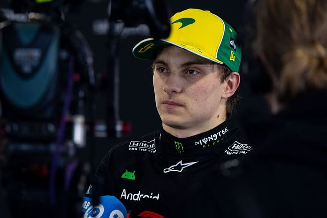 Watch: Oscar Piastri banging his head against his seat again and again after a disappointing F1 Australian GP