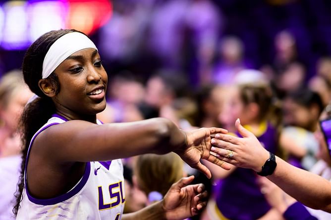 $1.5 million NIL-valued Flau’jae Johnson drops 2 words of excitement as Peyton Manning sends motivational message for women’s basketball