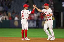 Watch: Mike Trout left perplexed by Zach Neto crashing autograph session to present MLB The Show 25 Diamond Club card