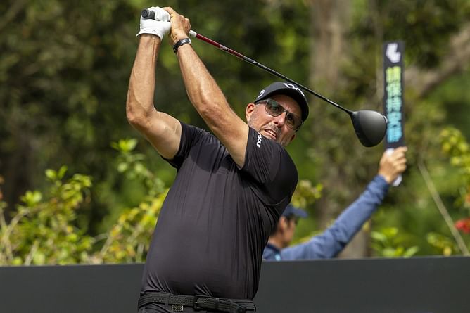 $300M-worth Phil Mickelson responds to an Elon Musk fan page's fake free 'Tesla phone' post
