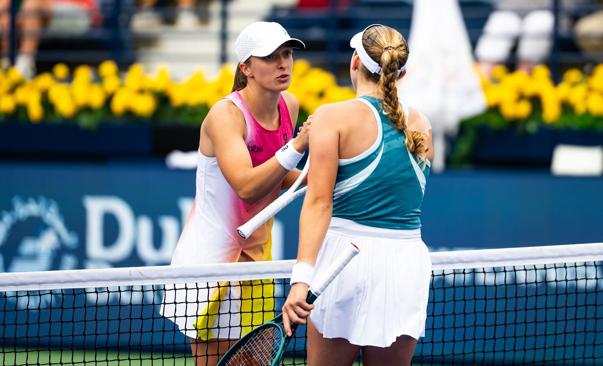 Iga Swiatek (L) and Mirra Andreeva at the 2025 Dubai Tennis Championships - Image Source: Getty