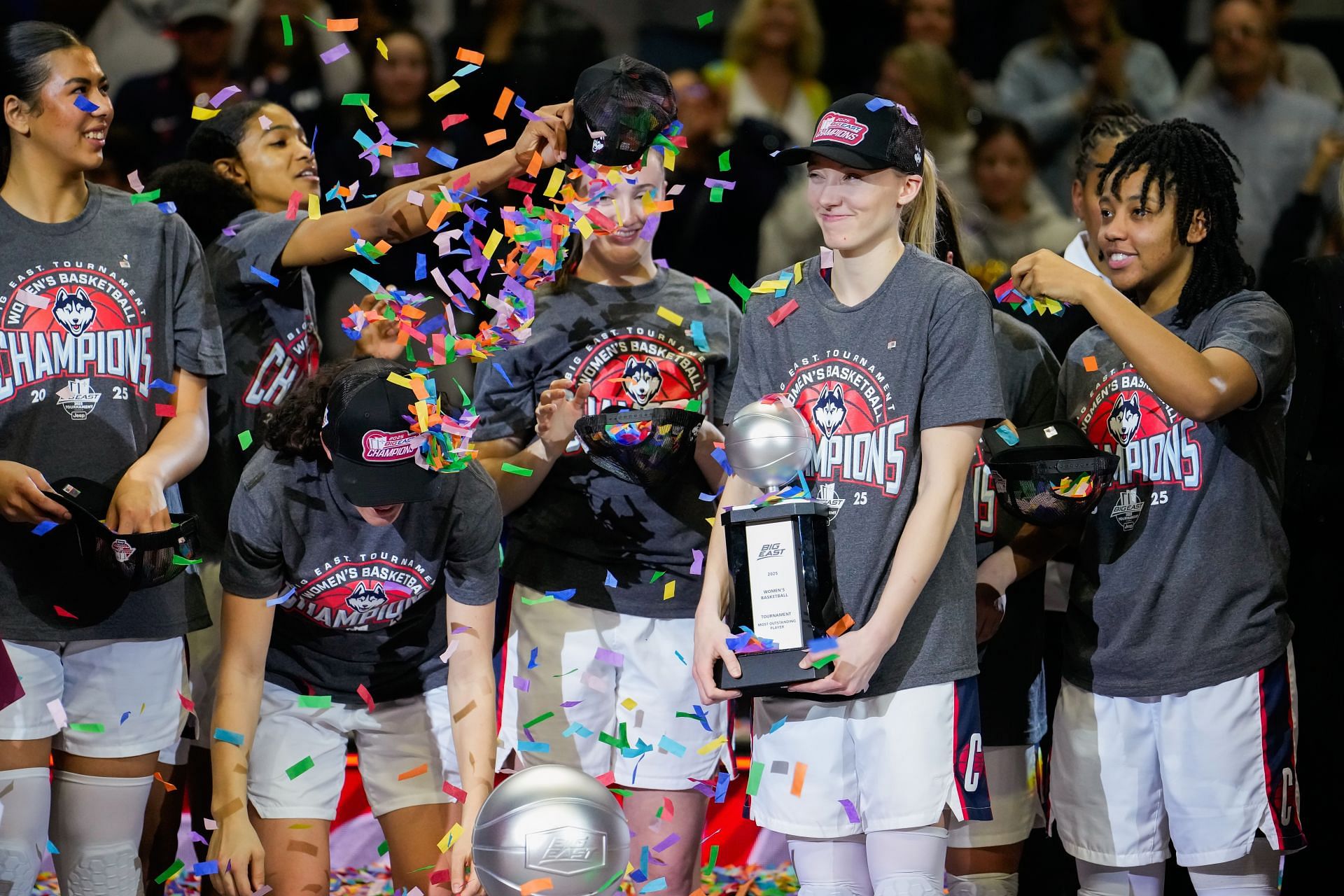 Paige Bueckers (#5) of UConn is named the Most Outstanding Player after the Huskies won the Big East Tournament championship against the Creighton Bluejays at Mohegan Sun Arena. Photo: Getty