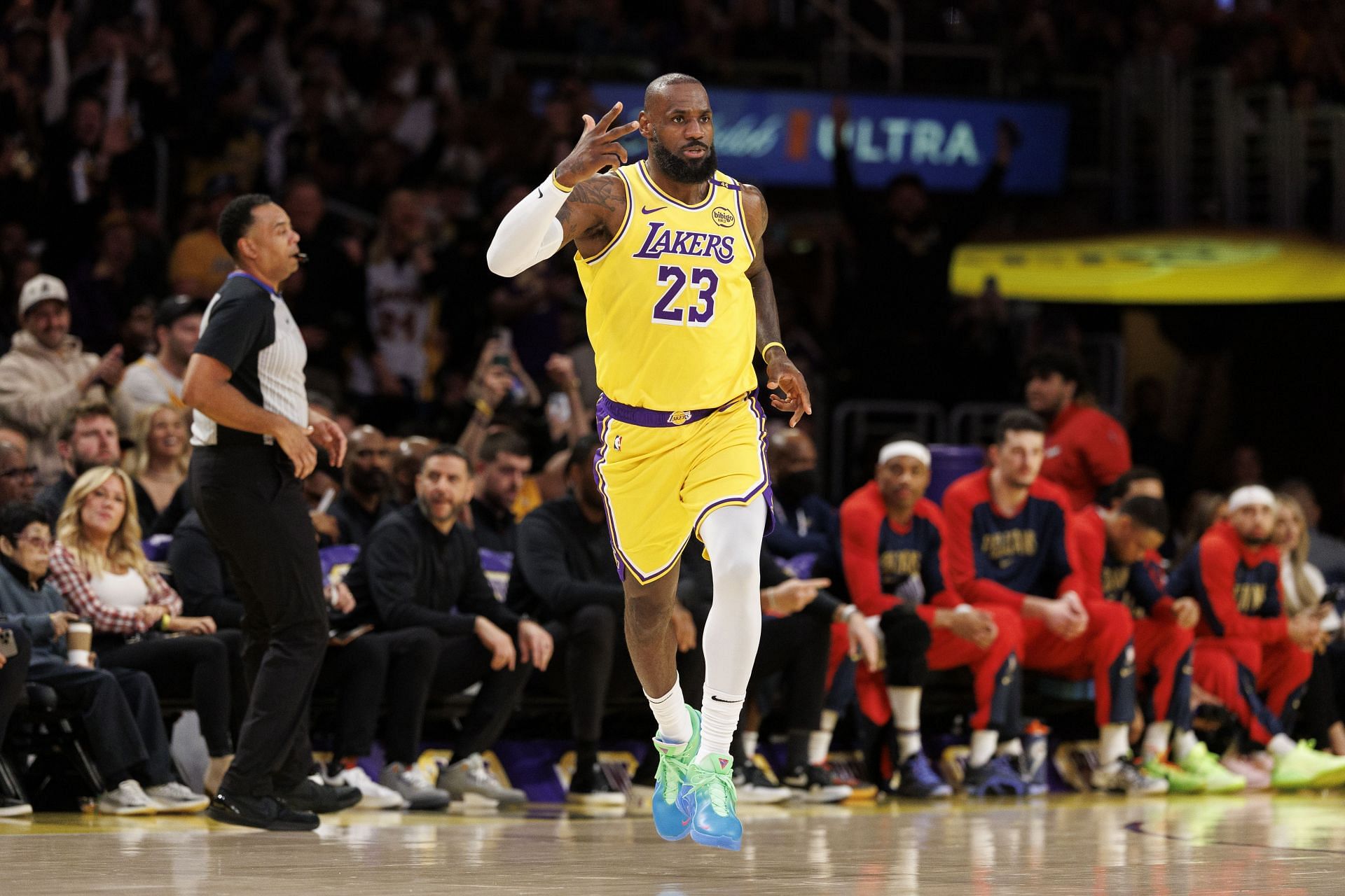 Lakers vs Hornets in Los Angeles, CA - Source: Getty