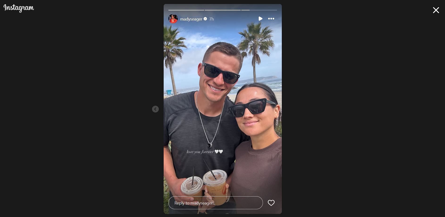 Corey Seager&rsquo;s wife Mady sends 3-word loving message after beach walk with her beau - Source: IG