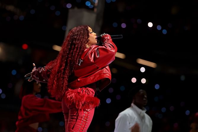 "That collab would be legendary"— Fans react to SZA talking about writing sings with Taylor Swift