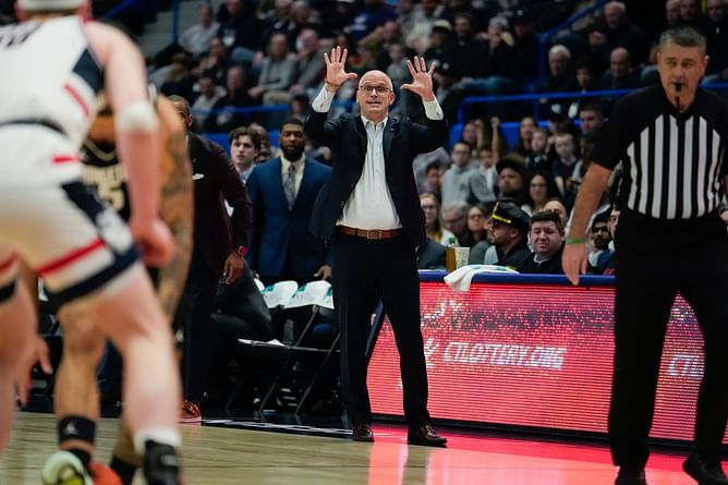"When a guy's playing like s***, you just want him off": Dan Hurley ends press conference with unfiltered response following win vs Marquette