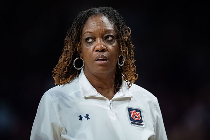 HC Johnnie Harris fired after Auburn's abysmal SEC finish