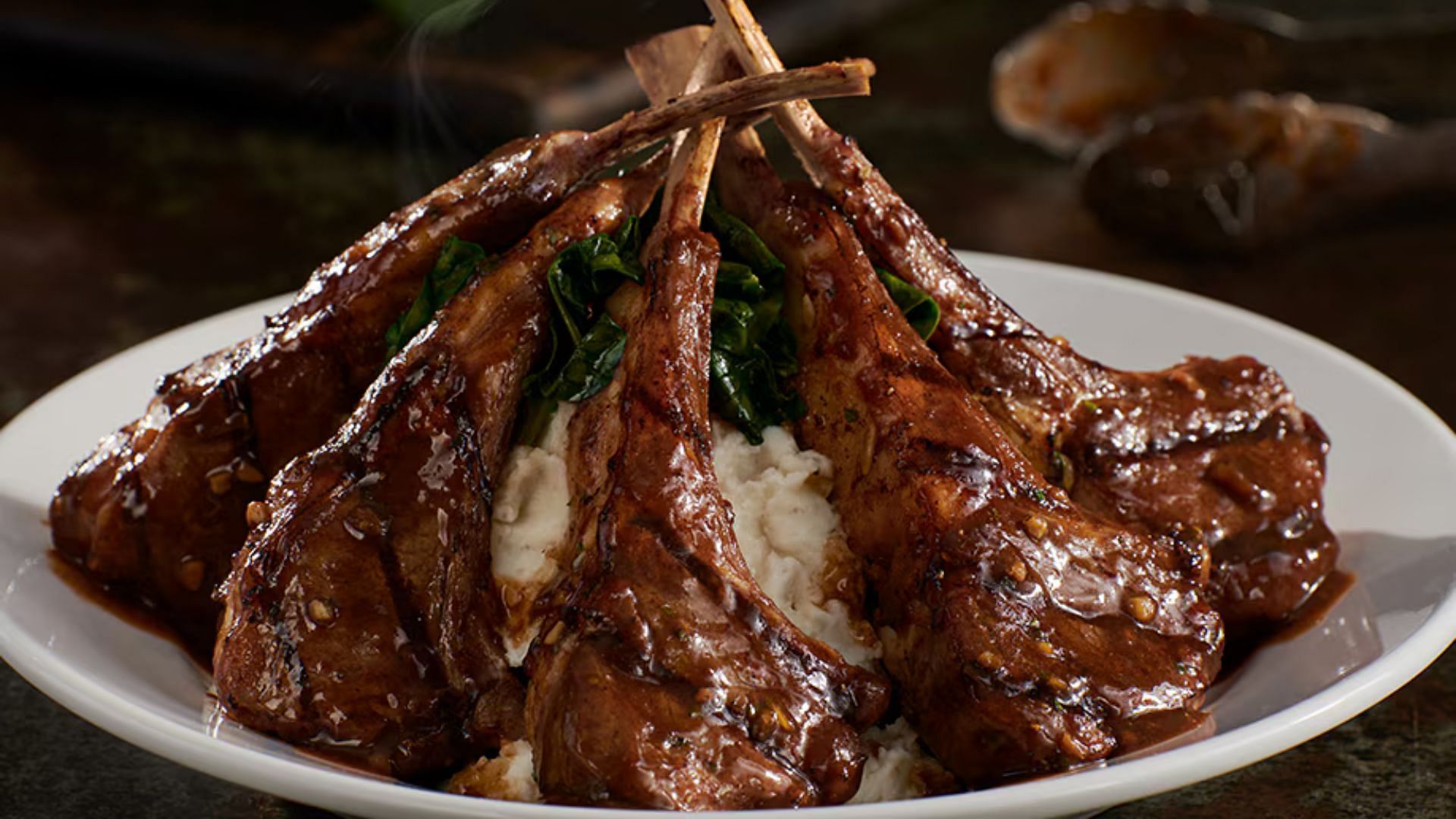 Spring&rsquo;s seasonal favorite- grilled lamb chops is back (Image via LongHorn Steakhouse)