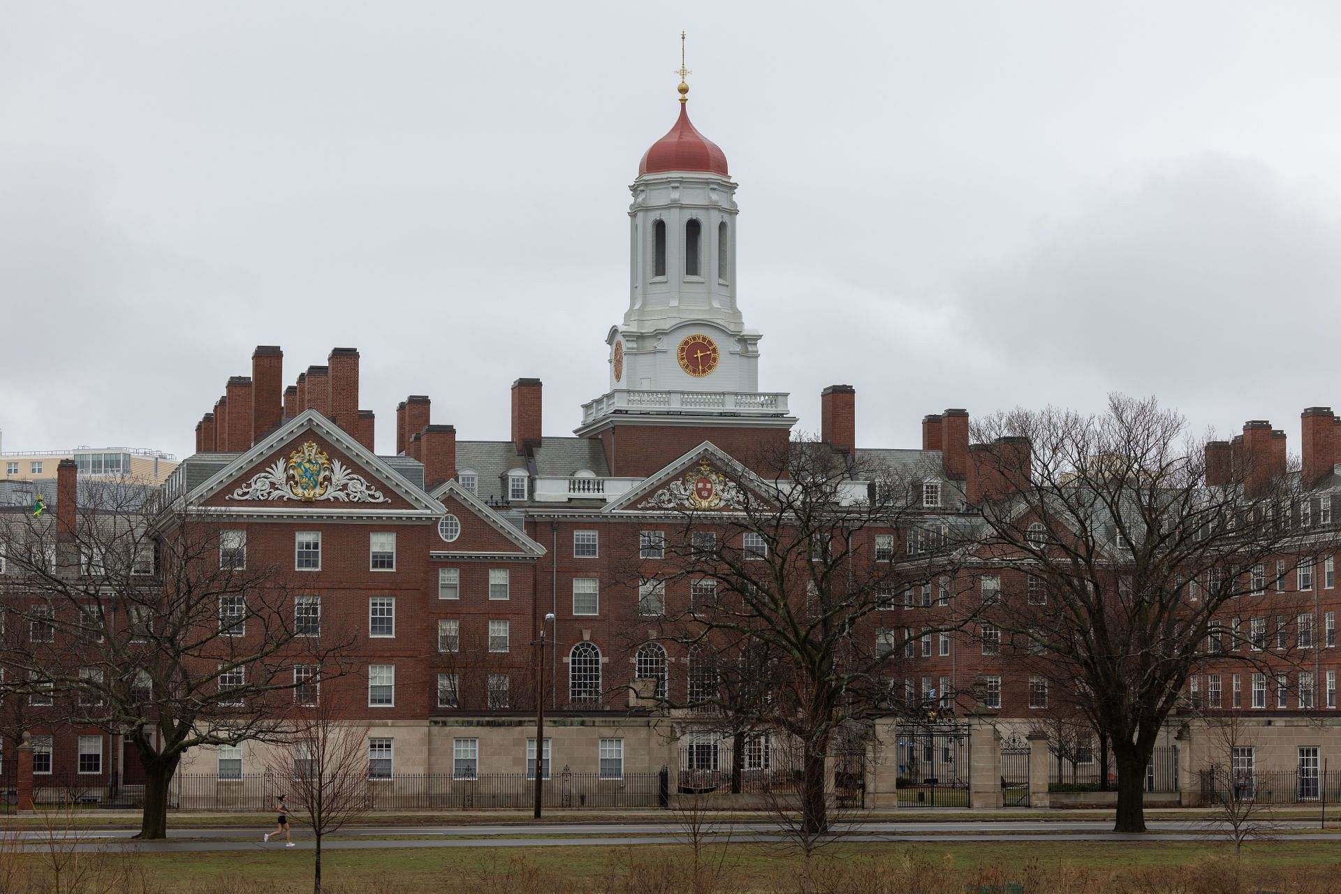 Harvard University Announces Free Tuition For Students From Families That Make Under 200K A Year (Image via Getty) 