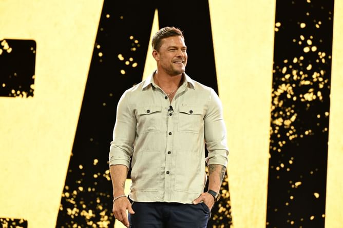 "He starts running"- When Alan Ritchson made a bold move to catch a burglar