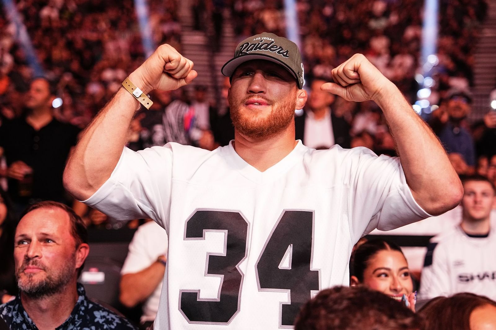 What nationality is Justin Gaethje?