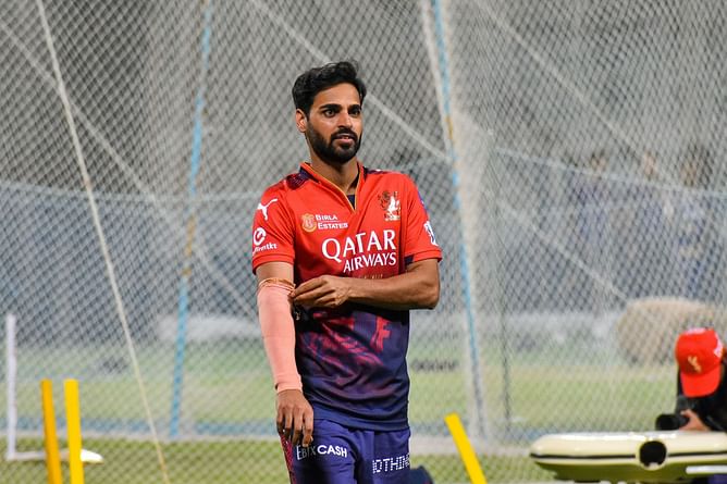 IPL 2025 : भुवनेश्वर कुमार क्यों नहीं खेल रहे RCB के लिए पहला मैच? दिग्गज गेंदबाज को पहले ही मुकाबले से किया गया ड्रॉप