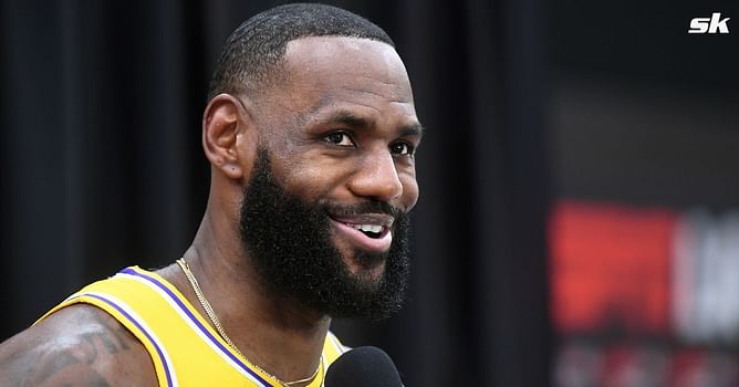 “That’s a horrible jacket” - LA Lakers hero LeBron James pokes fun at journalist for showing up in Manchester United zip-up