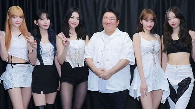 "What is he doing there?"– Netizens call out HYBE's chairman Bang Si-hyuk for his credits on several tracks of LE SSERAFIM's upcoming album HOT