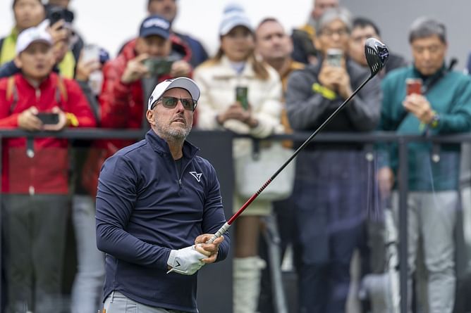Phil Mickelson 18 holes away from a career-best finish at LIV Golf, but aiming higher: "I would love nothing more"