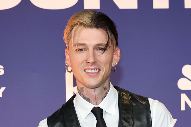 "I feel terribly for Megan"— Internet reacts to Brian Austin Green posting MGK's DMs about Megan Fox's pregnancy