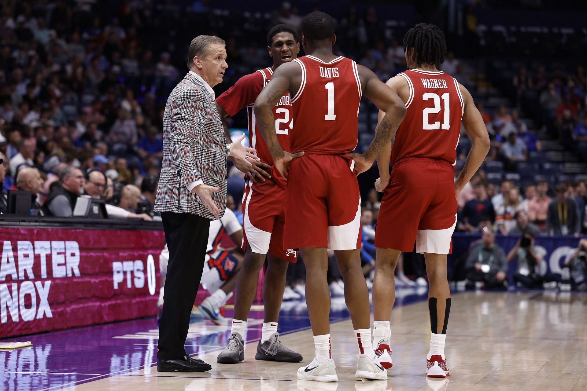 &ldquo;John Calipari is washed&rdquo;: College hoops fans rip apart Arkansas HC after Sean Pedulla beats the buzzer for thriller SEC win