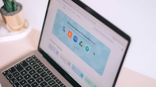 Users can turn their Chrome browser into a watch party hub with sync and video call (Image via Unsplash/@Swello)