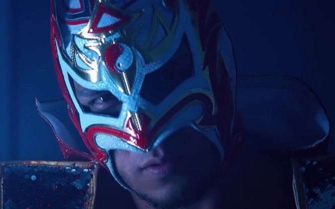 [WATCH] Dragon Lee accidentally unmasked in shocking moment on RAW