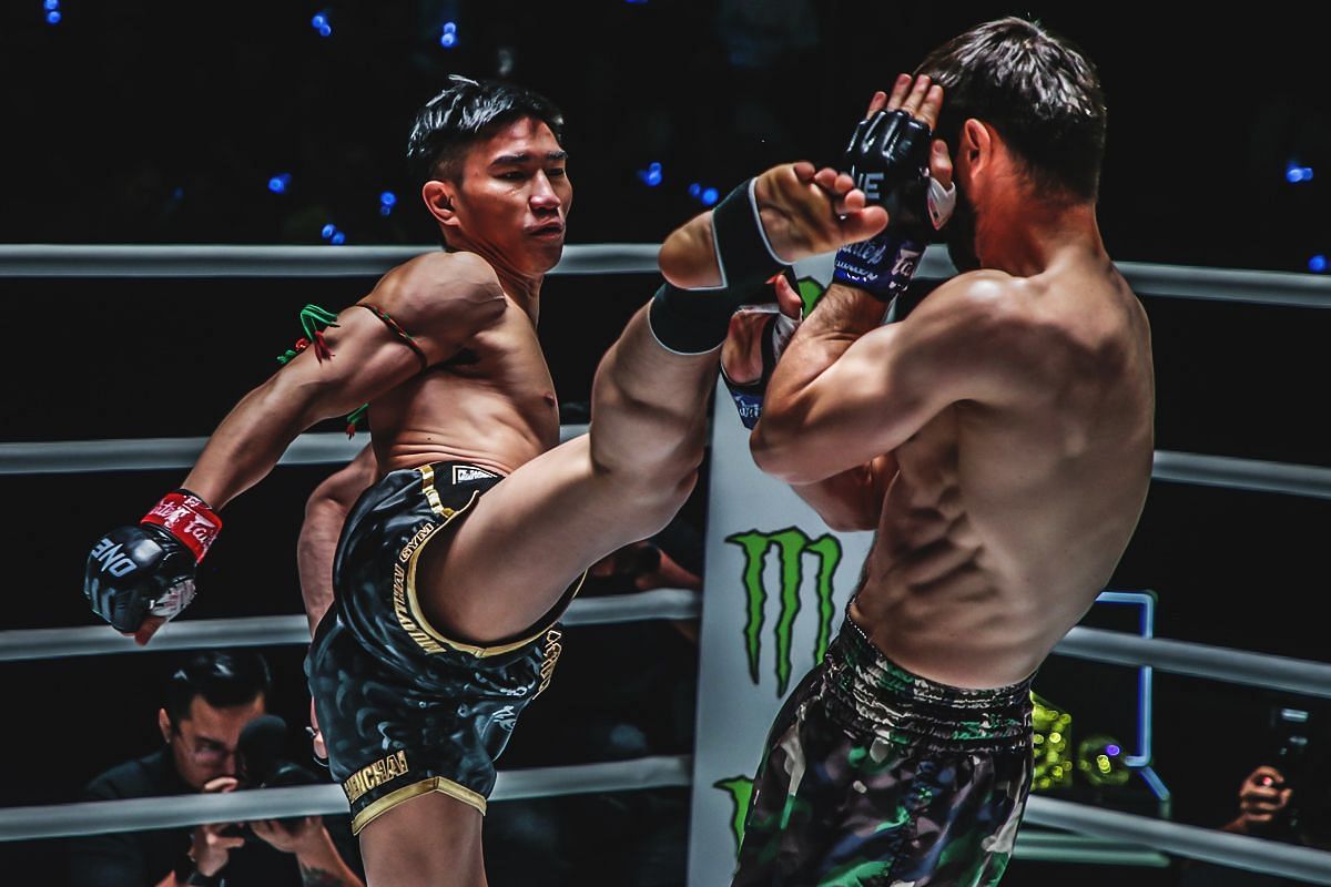 Tawanchai (left), Jamal Yusupov (right) [Photo via ONE Championship]