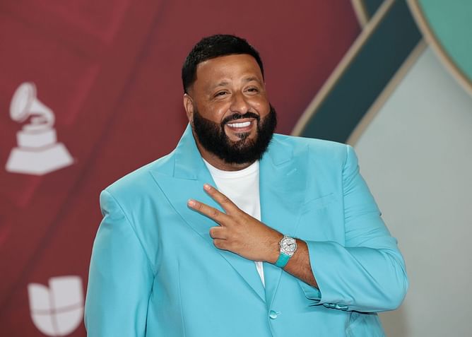"Social media has turned rap battles so corny" — Internet reacts to video of 2 men delivering a "R.I.P. Drake" coffin outside of DJ Khaled's home