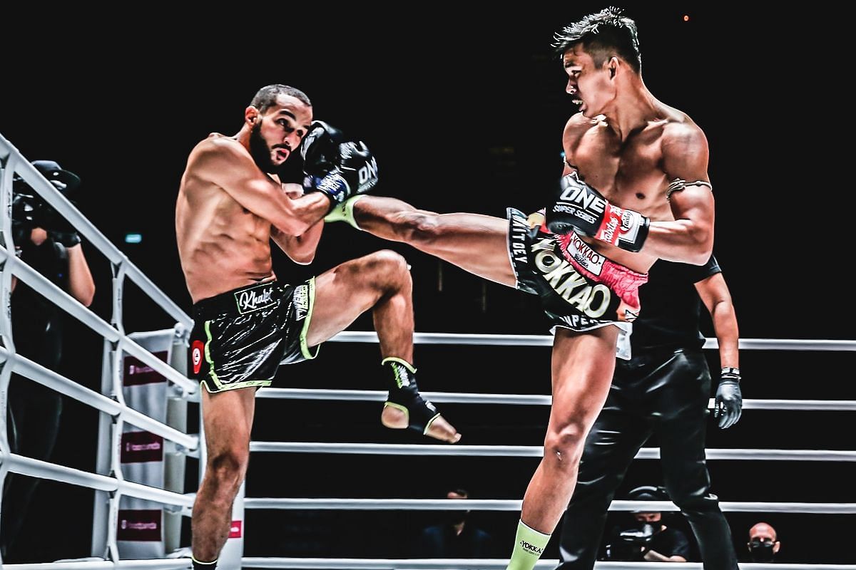 Superlek facing Fahdi Khaled in September 2020. [Photo via: ONE Championship]