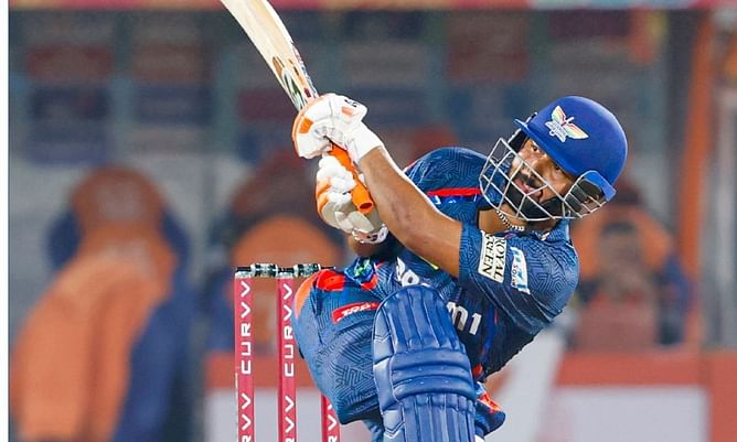 IPL 2025: ऋषभ पंत की बैटिंग पोजीशन पर इंग्लिश दिग्गज ने उठाया सवाल, LSG को दिया कप्तान से ओपनिंग कराने का सुझाव