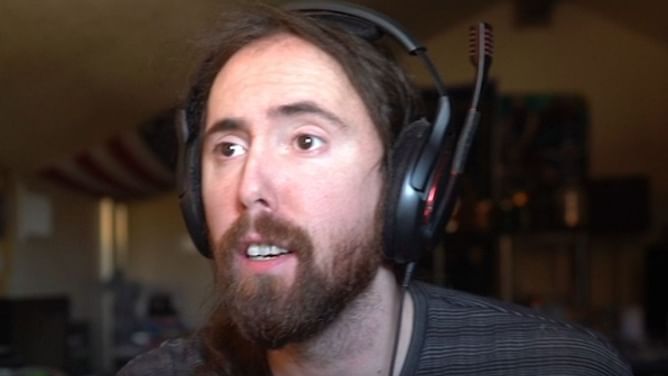 Asmongold gives his opinion on video of people burning an Israeli flag