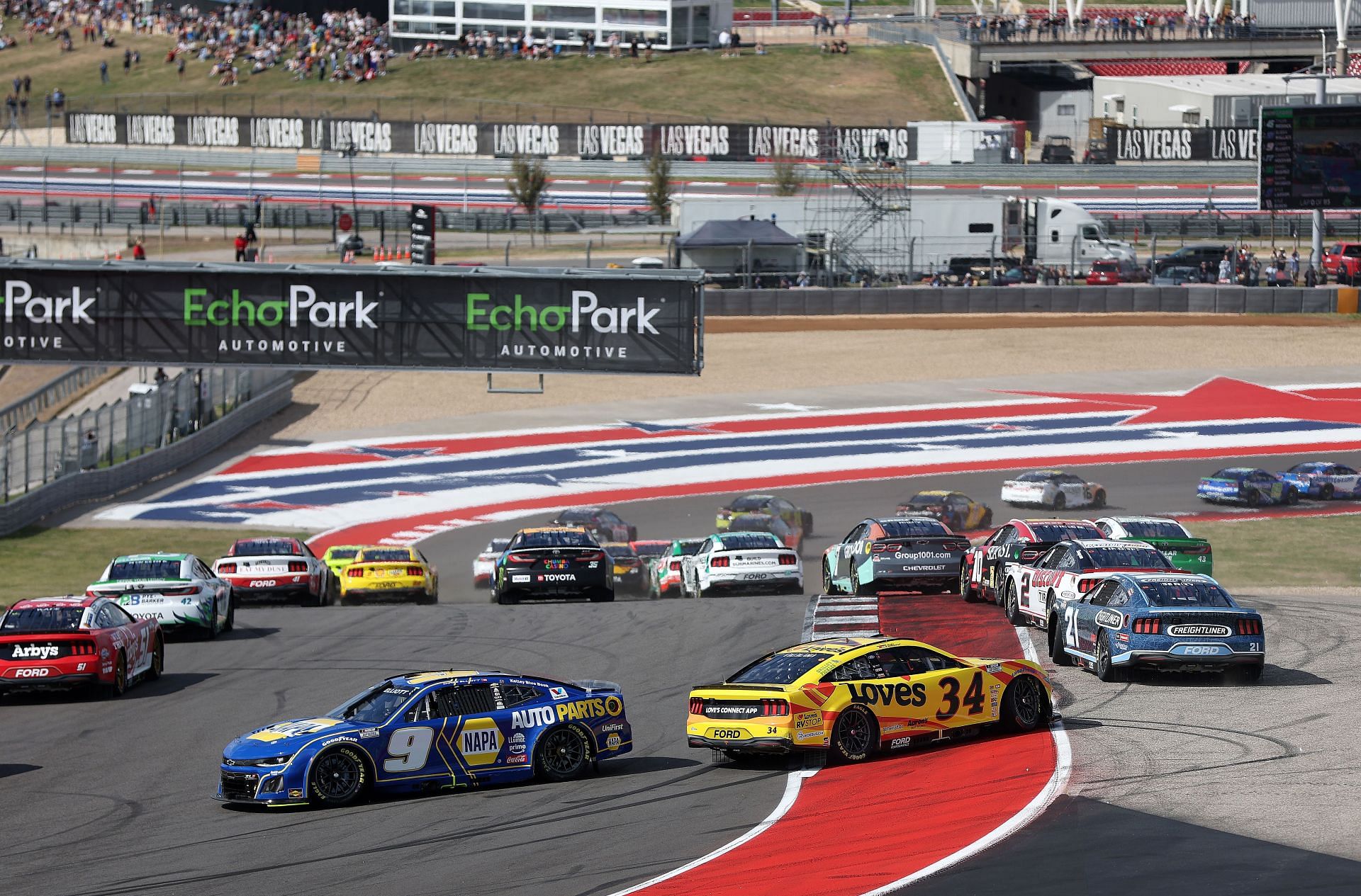 Chase Elliott (9) restarting after his skirmish in the EchoPark Automotive Grand Prix 2025 - Source: Getty