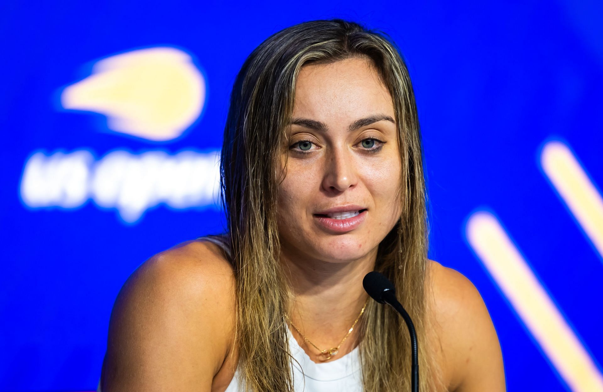 Paula Badosa speaking to the press [Image Source: Getty Images]