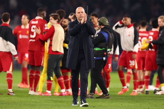 "He's an unbelievable threat" - Arne Slot makes claim about Newcastle star ahead of Liverpool's EFL Cup final clash
