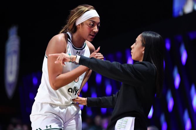 "Not too late to delete this": Angel Reese’s coach doesn’t mince words in fiery reply to hater after major triumph