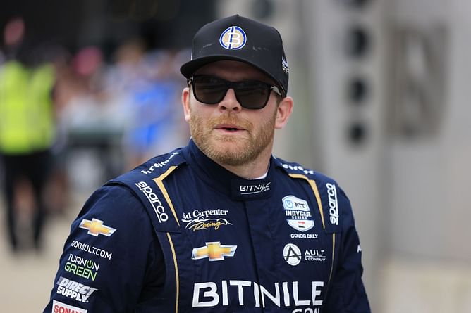 Conor Daly's girlfriend Amymarie Gaertner takes pride in herself for powering through a hot yoga session despite POTS diagnosis