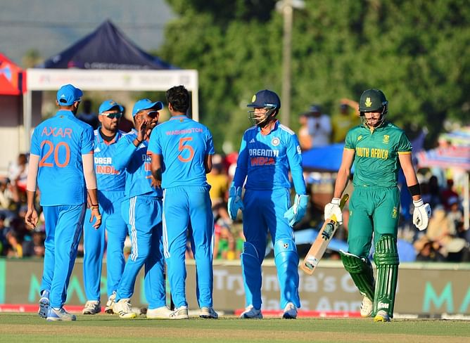 Champions Trophy 2025 : सेमीफाइनल से पहले बीच मैच में कप्तान चोटिल, टीम को लगा तगड़ा झटका; टूर्नामेंट से होंगे बाहर?