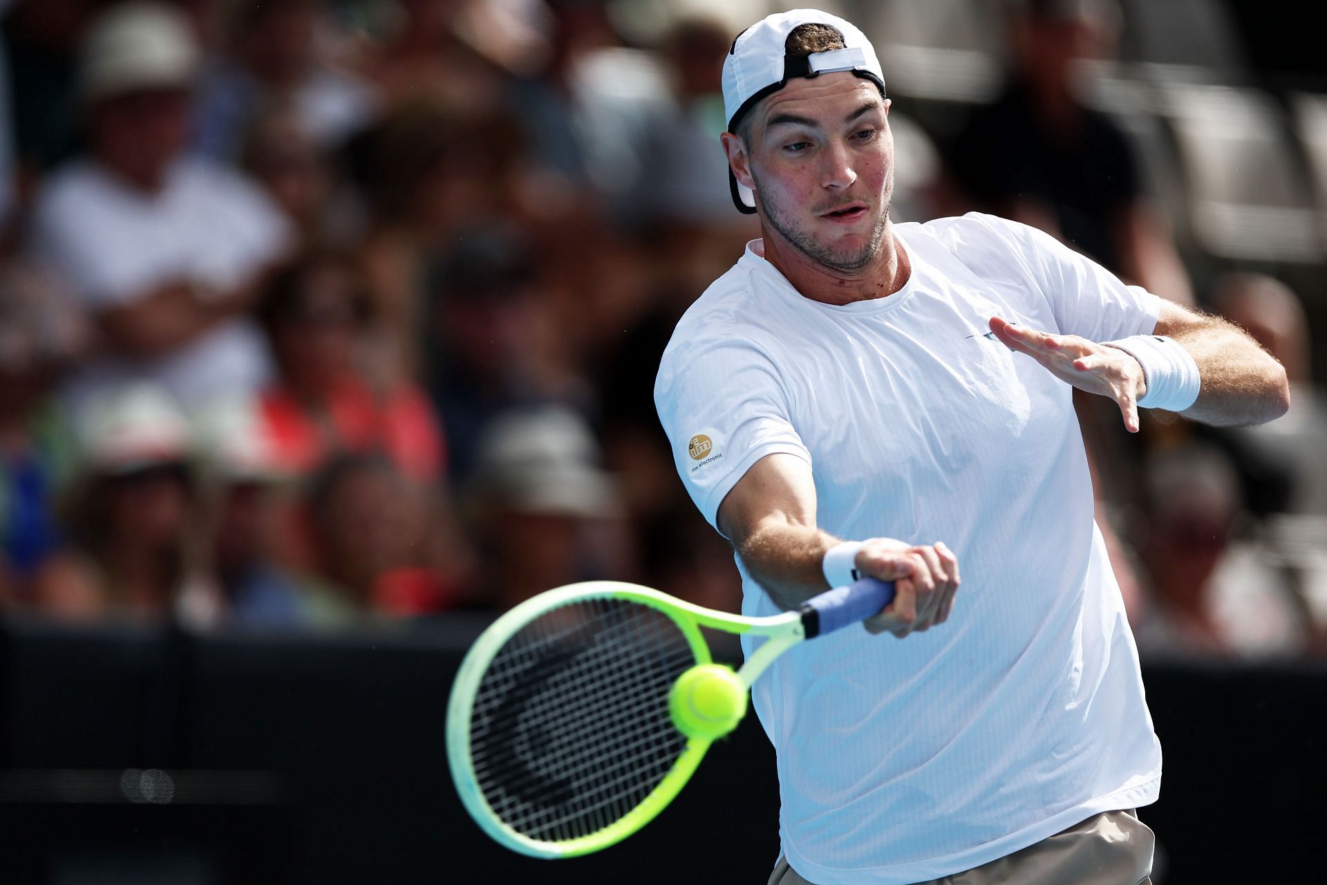 Jan-Lennard Struff hits a forehand | Image Source: Getty