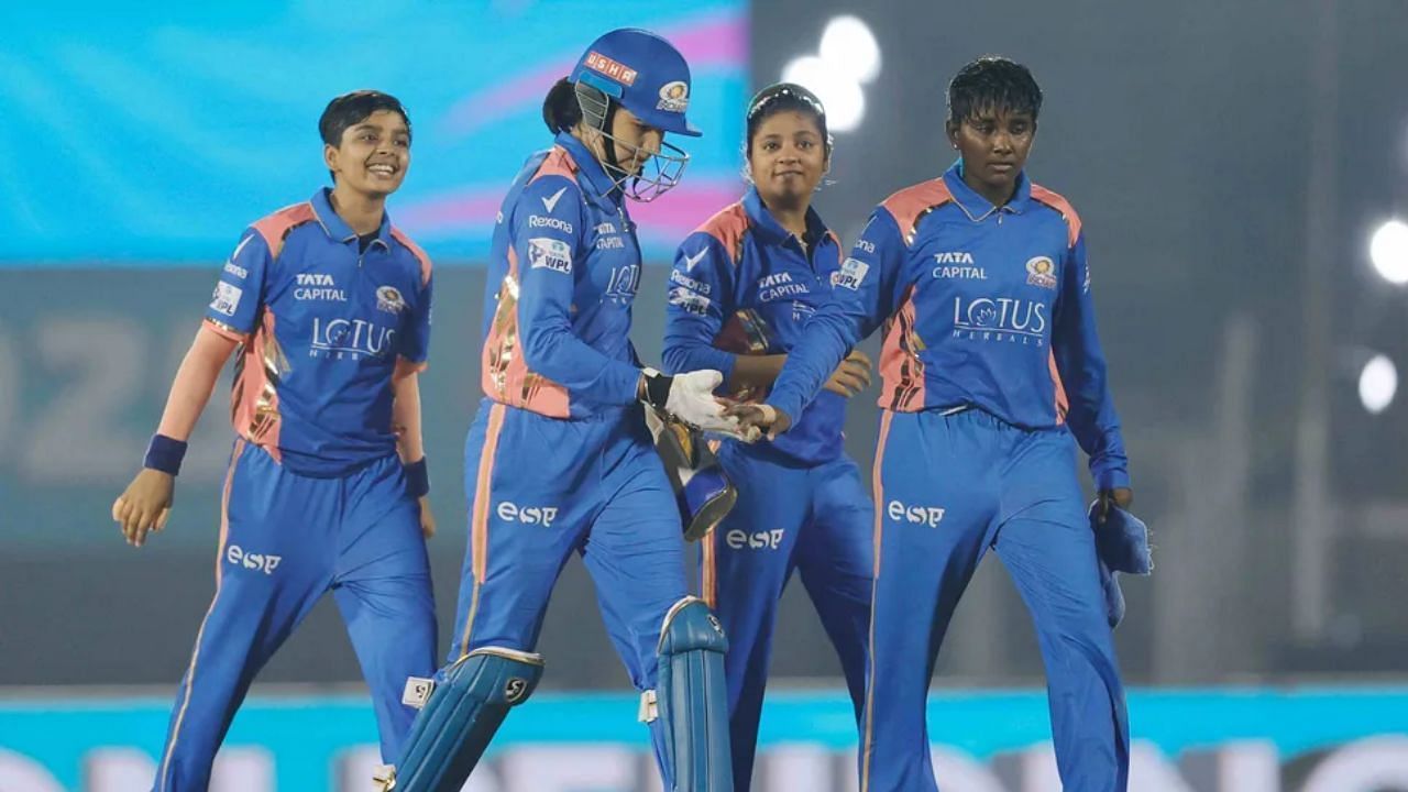 मुंबई इंडियंस ने गुजरात जायंट्स को हराकर फाइनल में बनाई जगह (Pc: WPL)