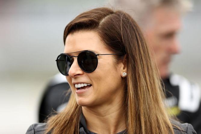 Danica Patrick drops 2-word reaction to reports Rachel Zegler being fired by major studios