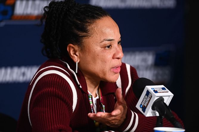 Dawn Staley says South Carolina players are hardwired to be lured to social media; highlights how to interpret comments made online