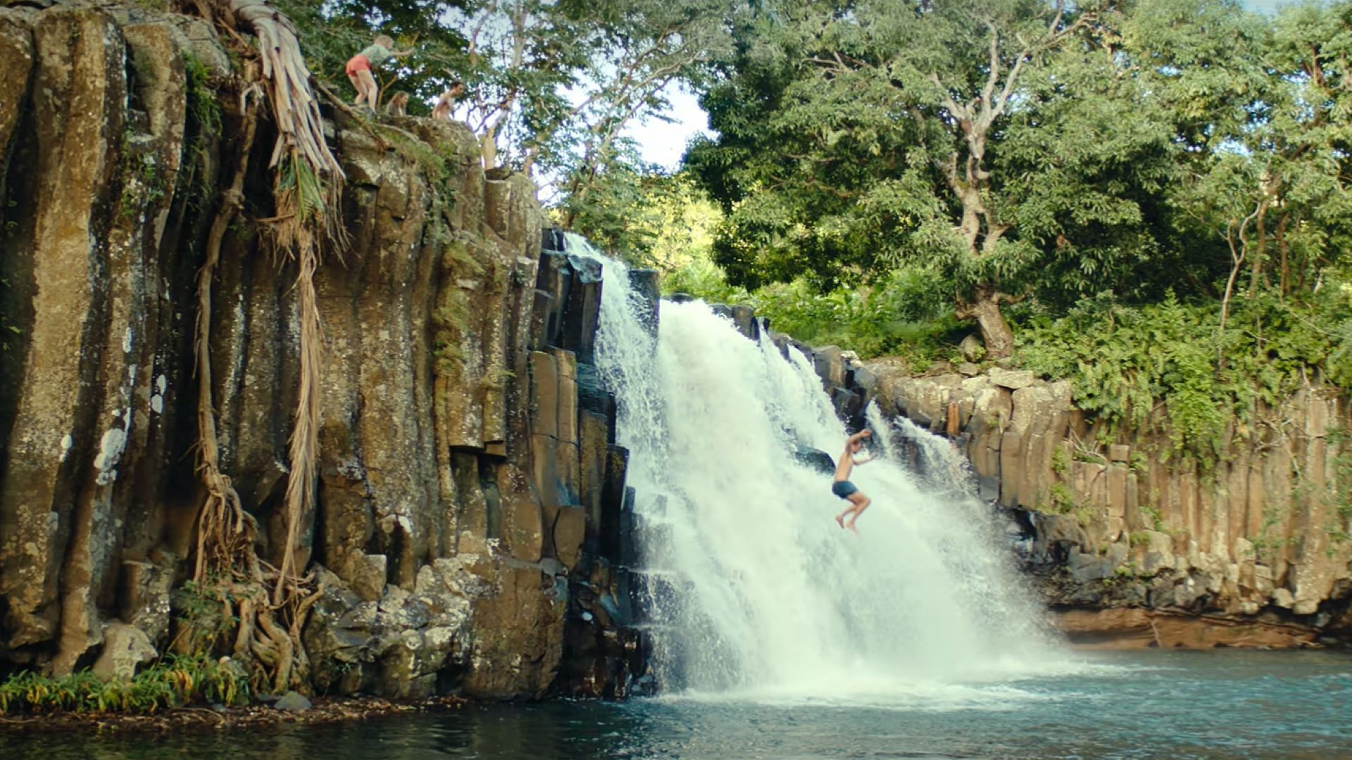 A snap of Rochester Falls, Mauritius, East Africa from the movie(Image via Netflix)